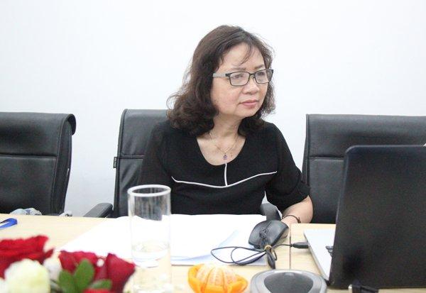 Phó Giáo sư, tiến sĩ, bác sĩ Nguyễn Tuyết Mai tư vấn cho độc giả